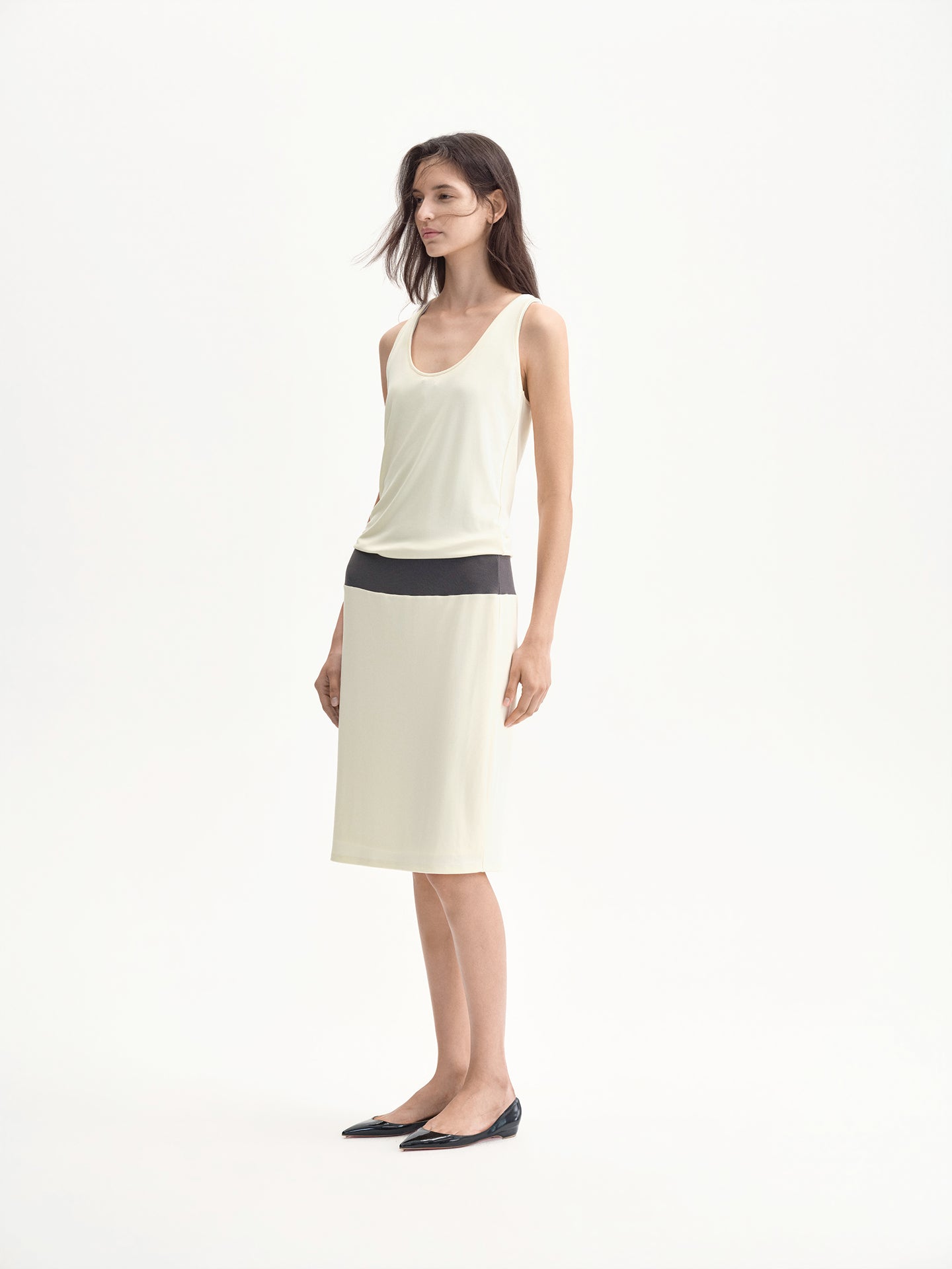 “Slip On” Contrast U-neck Dress