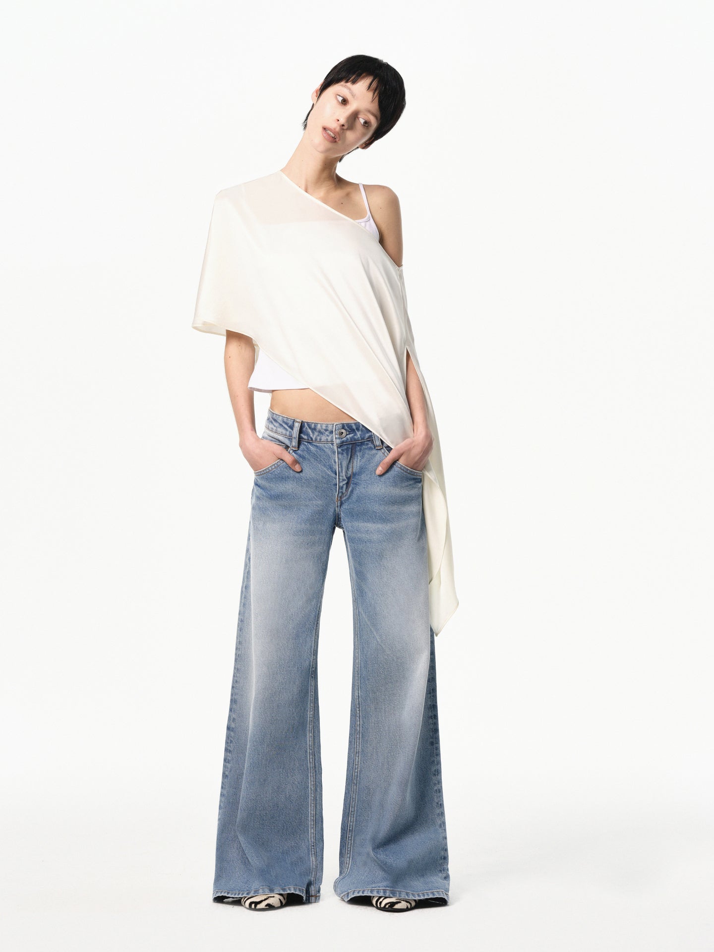 “Dandy” Low-rise Flared Jeans