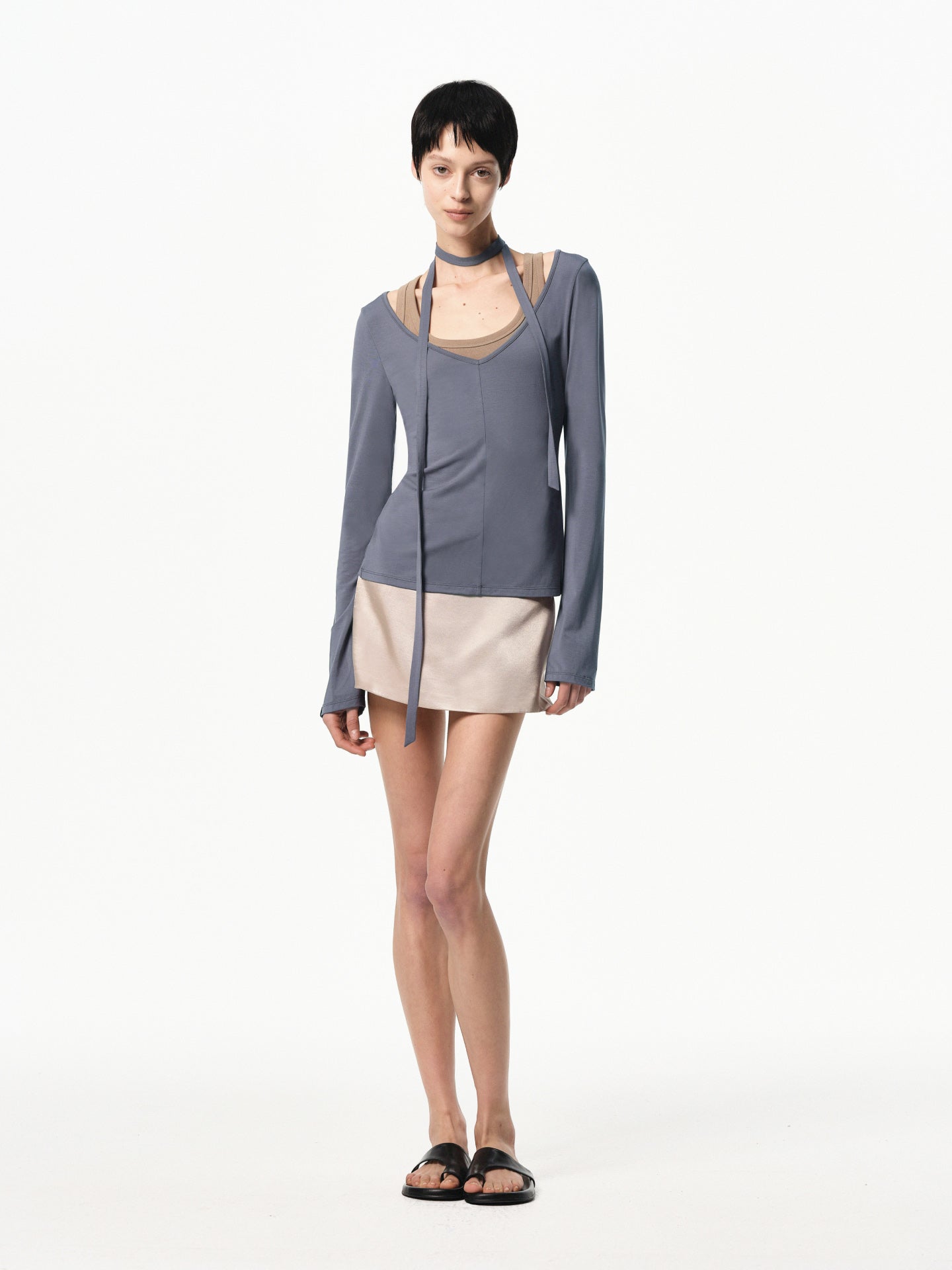 “Edit” Tie-detail V-neck Slim Top