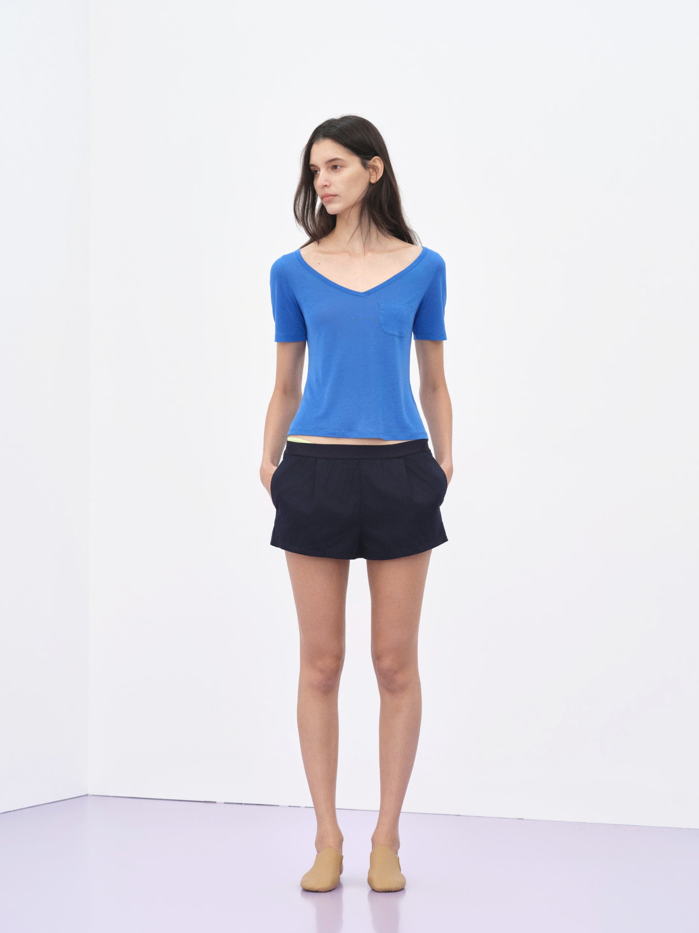 Lightweight V-neck Pocket T-shirt