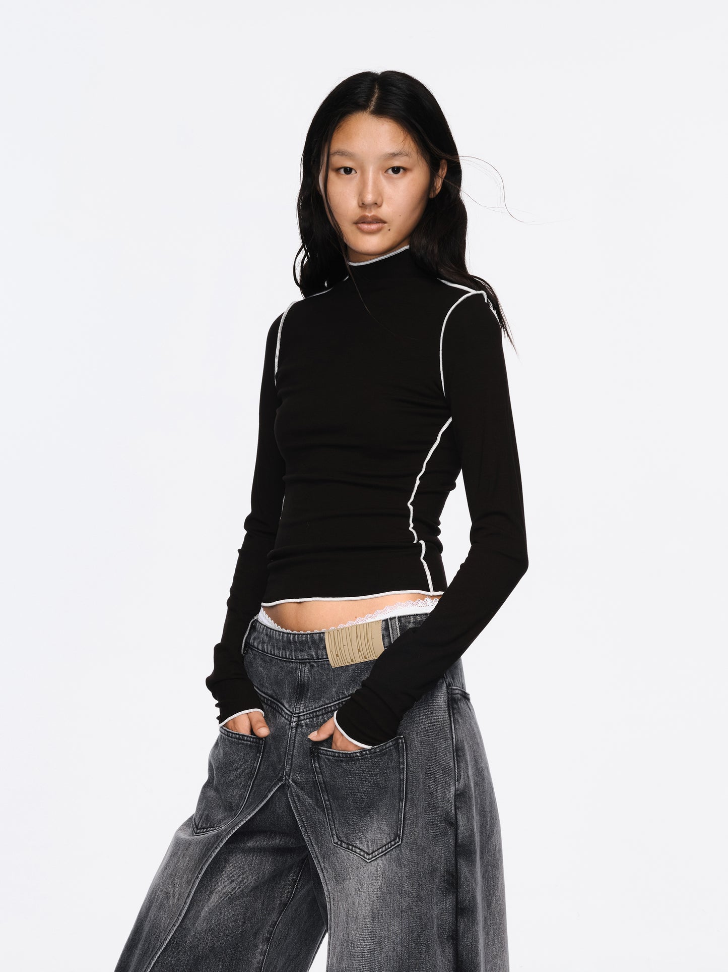"Inside-out" Elastic Slim Fit Top