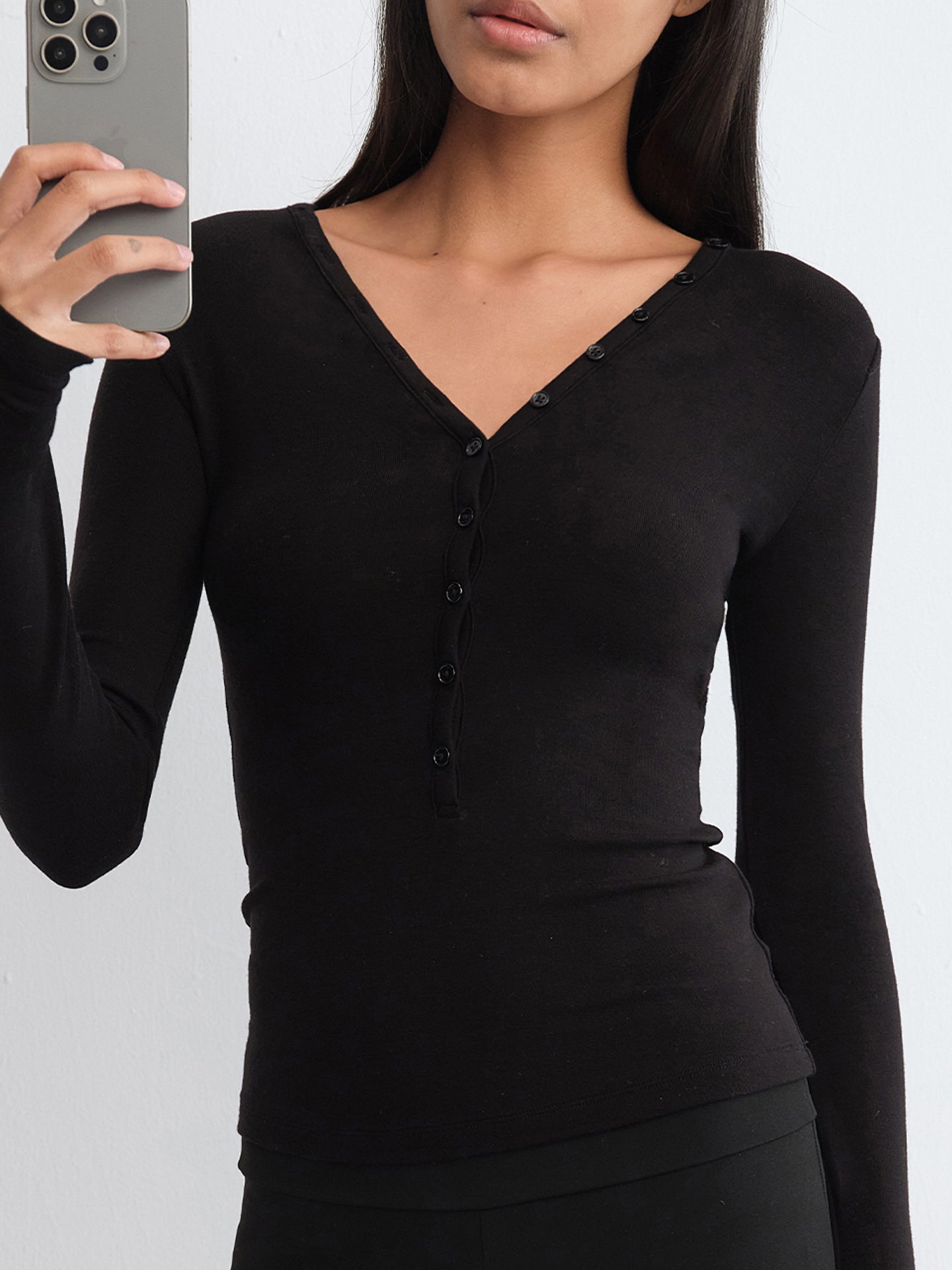 Adjustable V-Neck Buttoned Knit Top