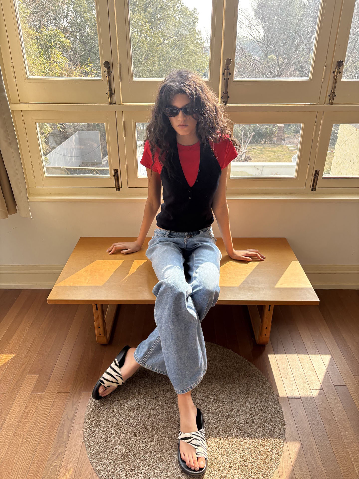 “R” Toe-post Sandals