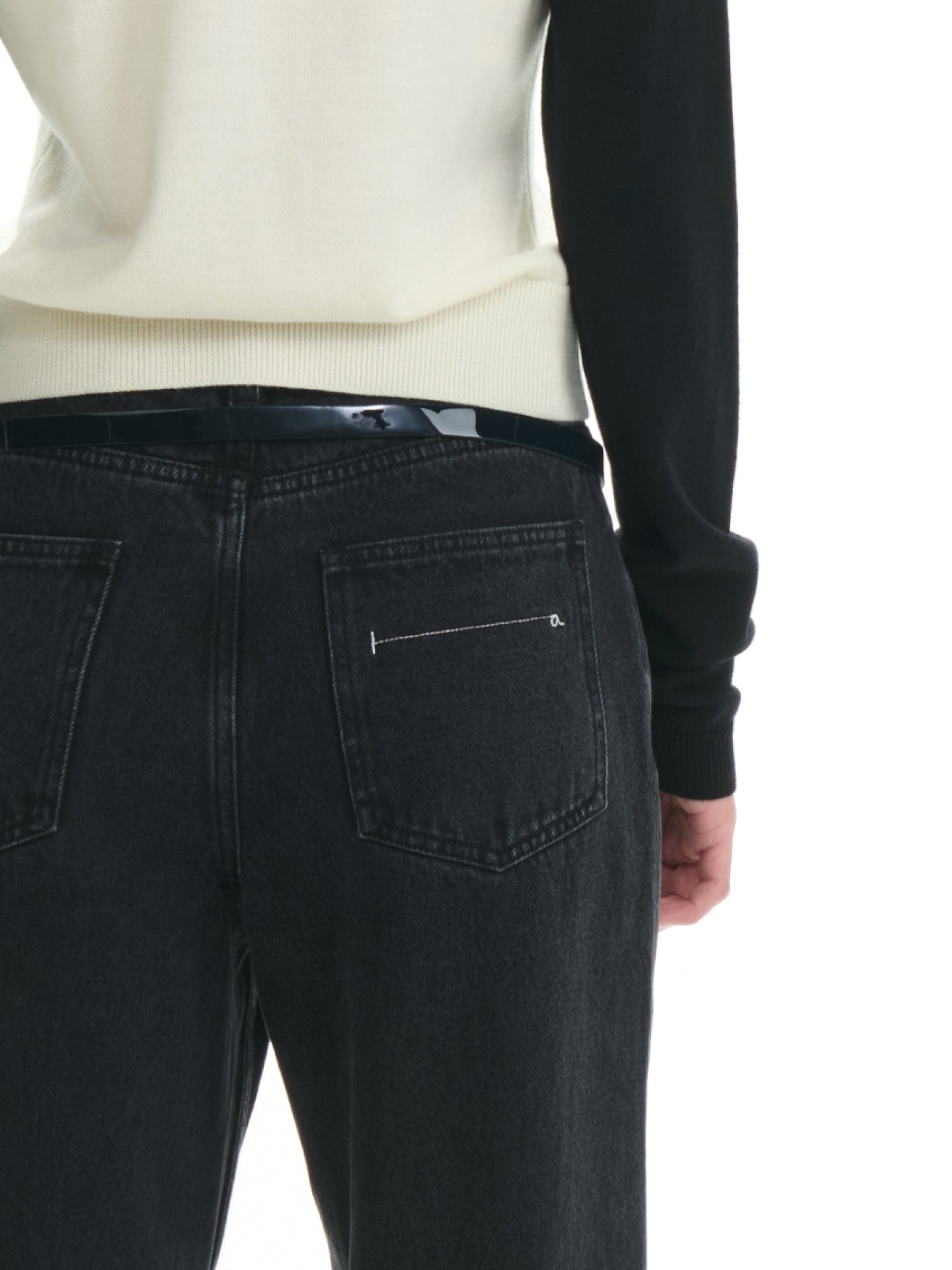 HF Mid-Rise Straight-Leg Denim Pants
