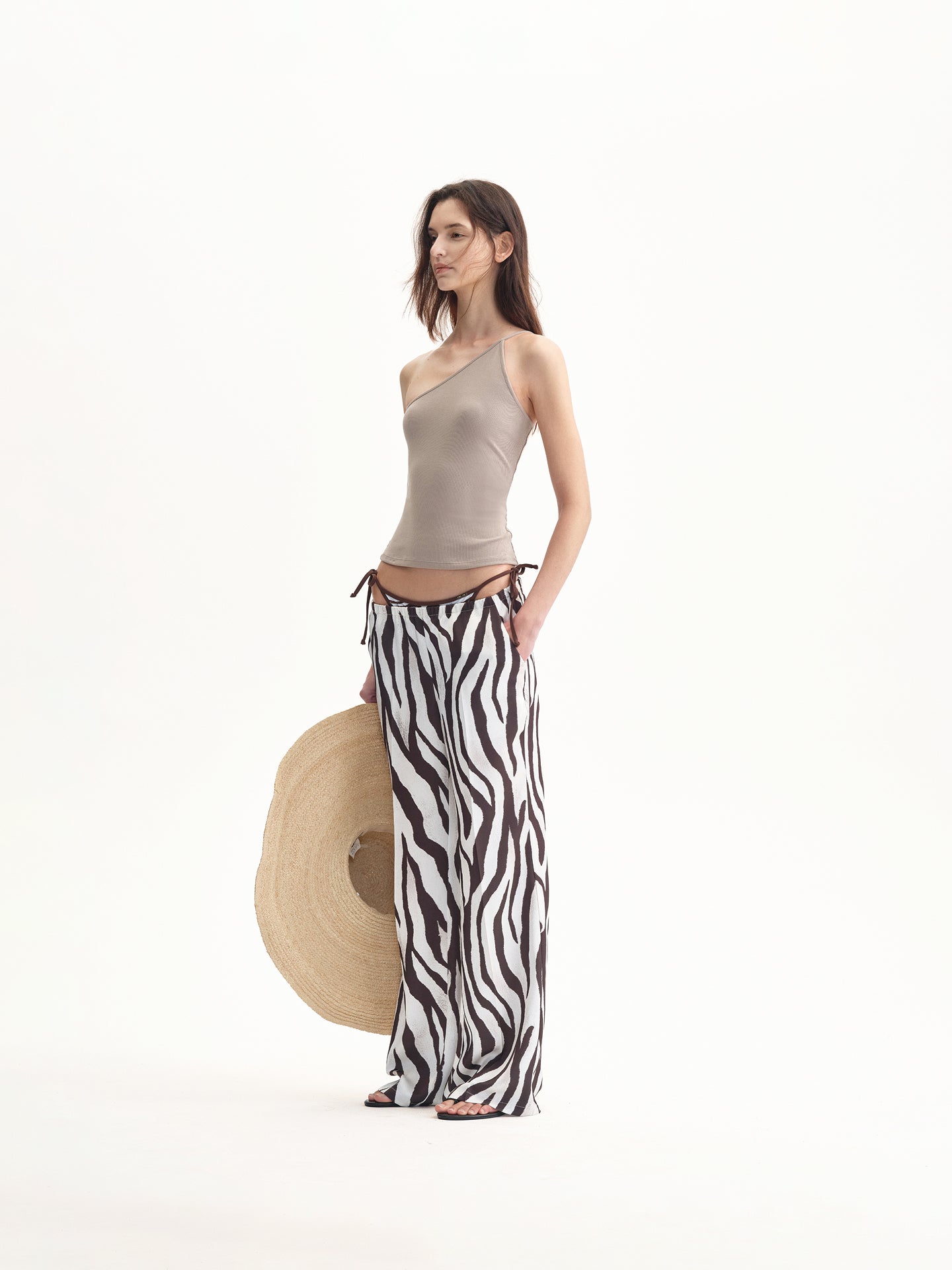 “Classique” Asymmetric Slim Tank Top