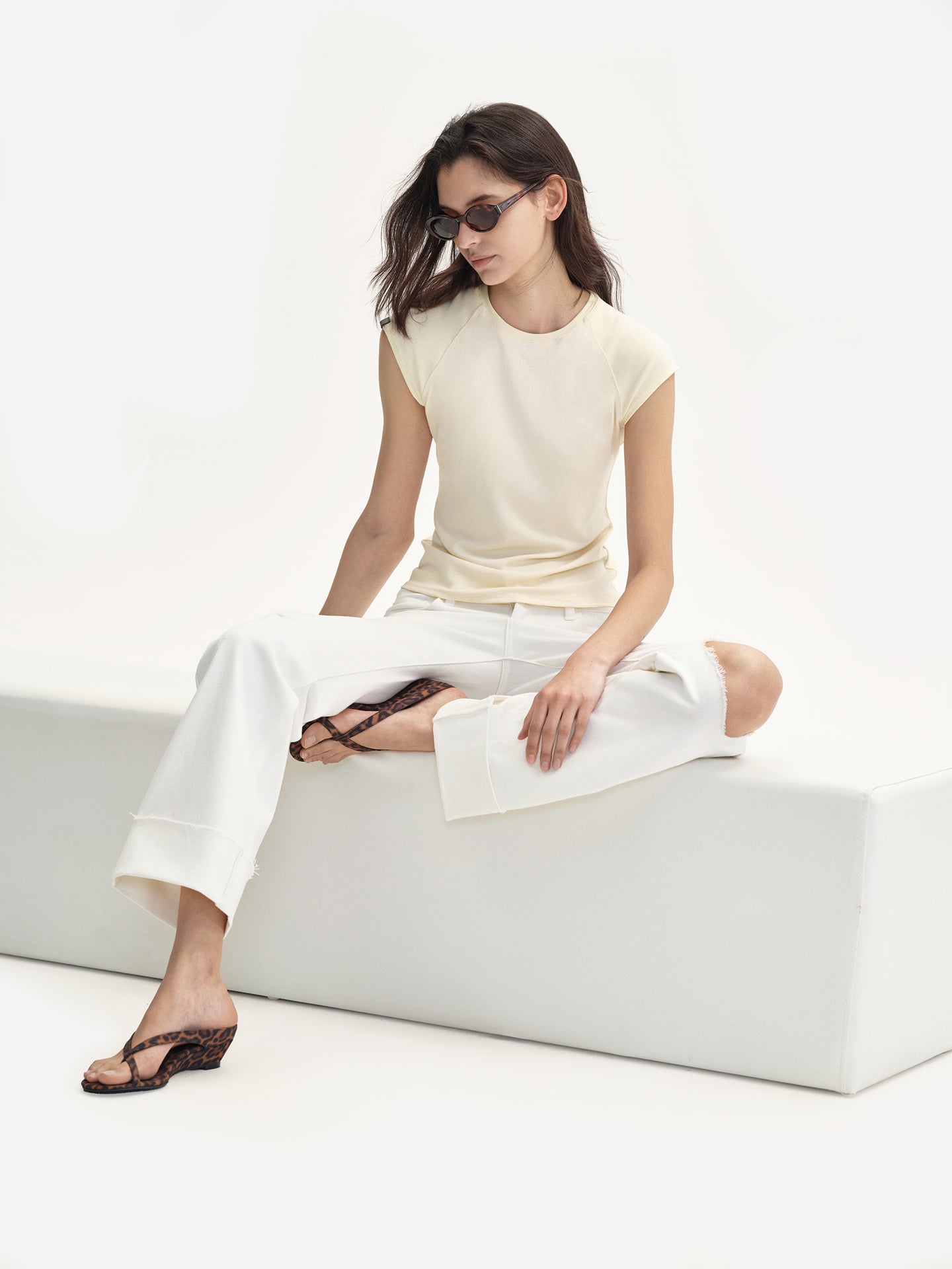 “Soft Edge” Contrast Cap-sleeve T-shirt
