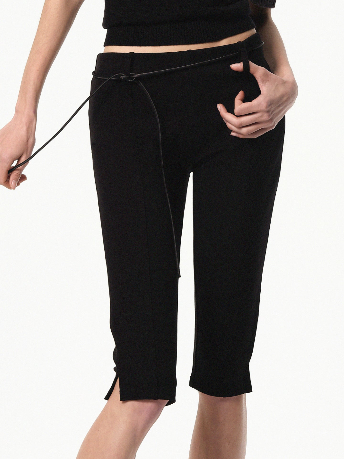 “Edit” Mid-rise Stretch Capri Pants