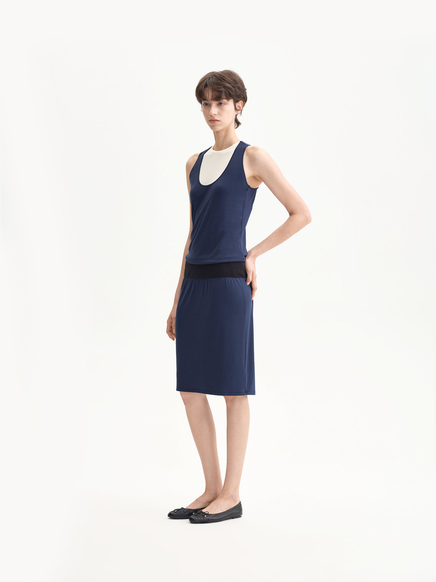 “Slip On” Contrast U-neck Dress