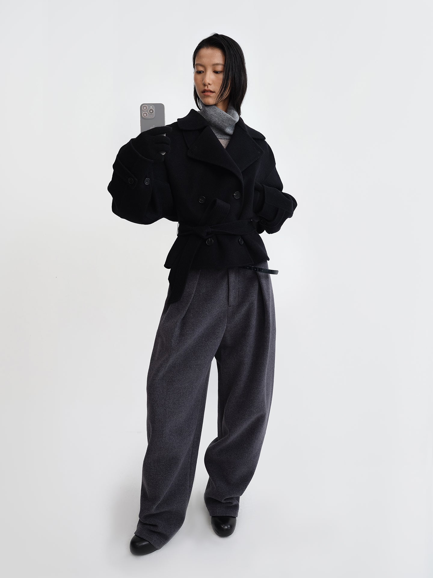 Mid-Rise Wool Banana Pants