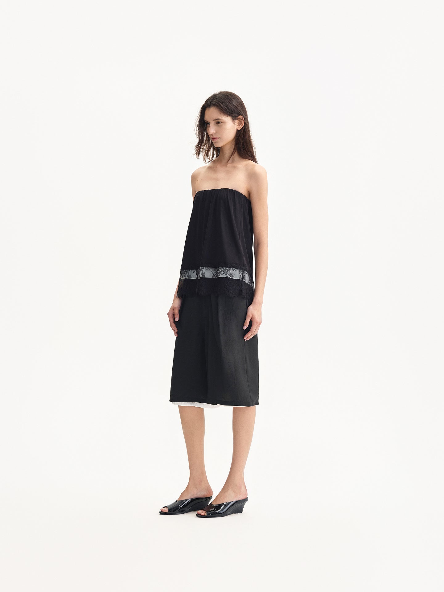 “Shore Breeze” Linen Bermuda Shorts