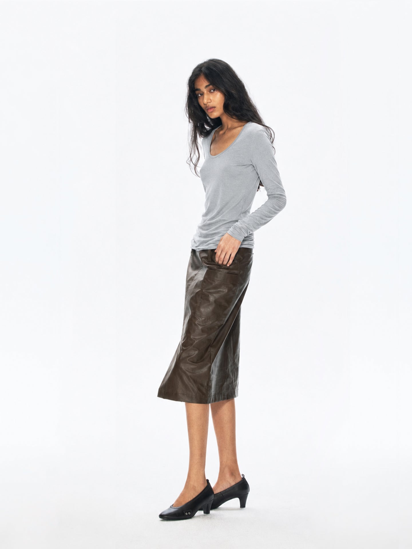 Versatile U-Neck Slim-Fit Long-Sleeve T-Shirt