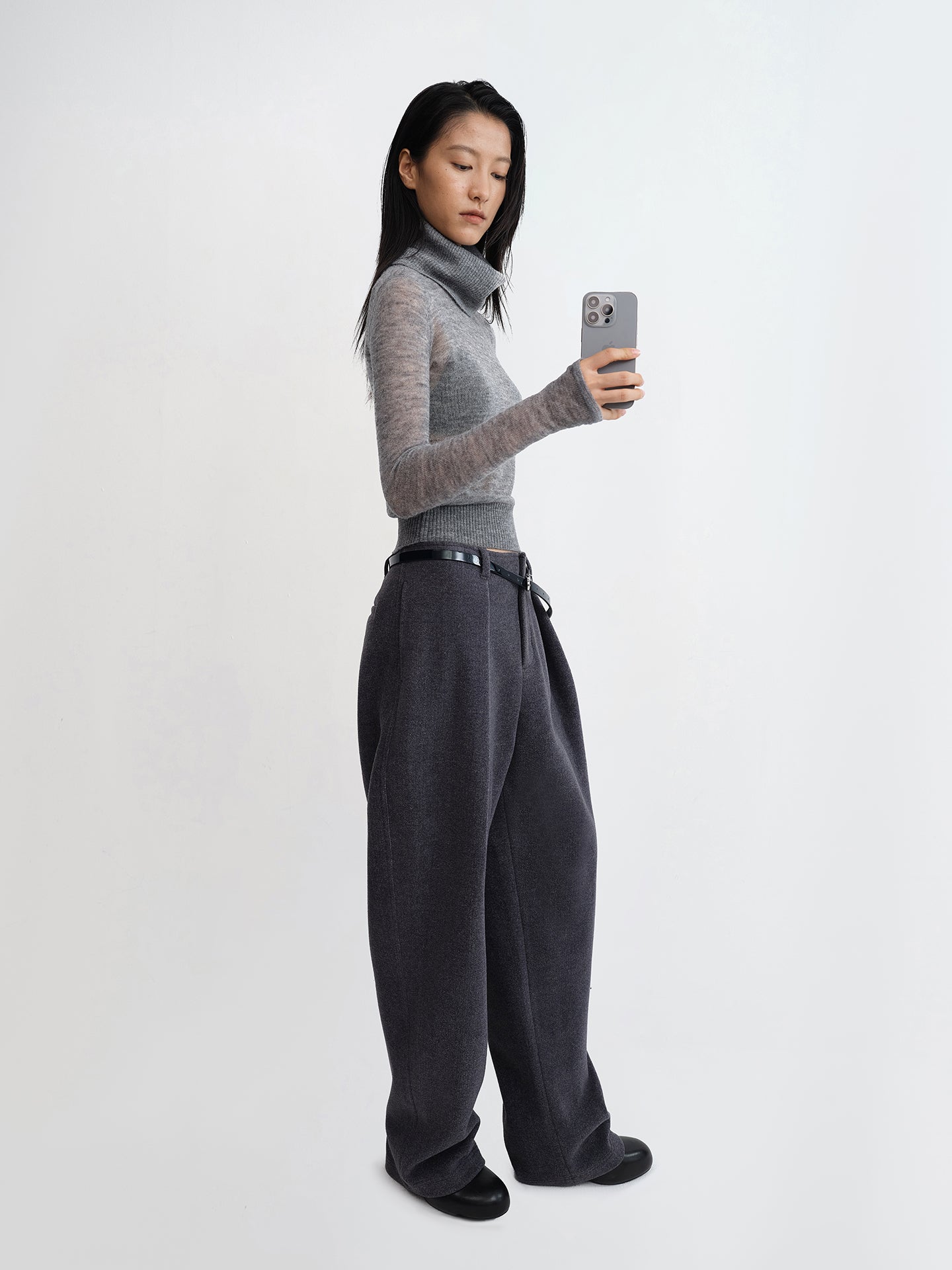 Mid-Rise Wool Banana Pants